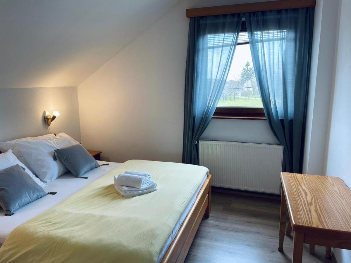 Guest House Family Dukic Rakovica Ngoại thất bức ảnh