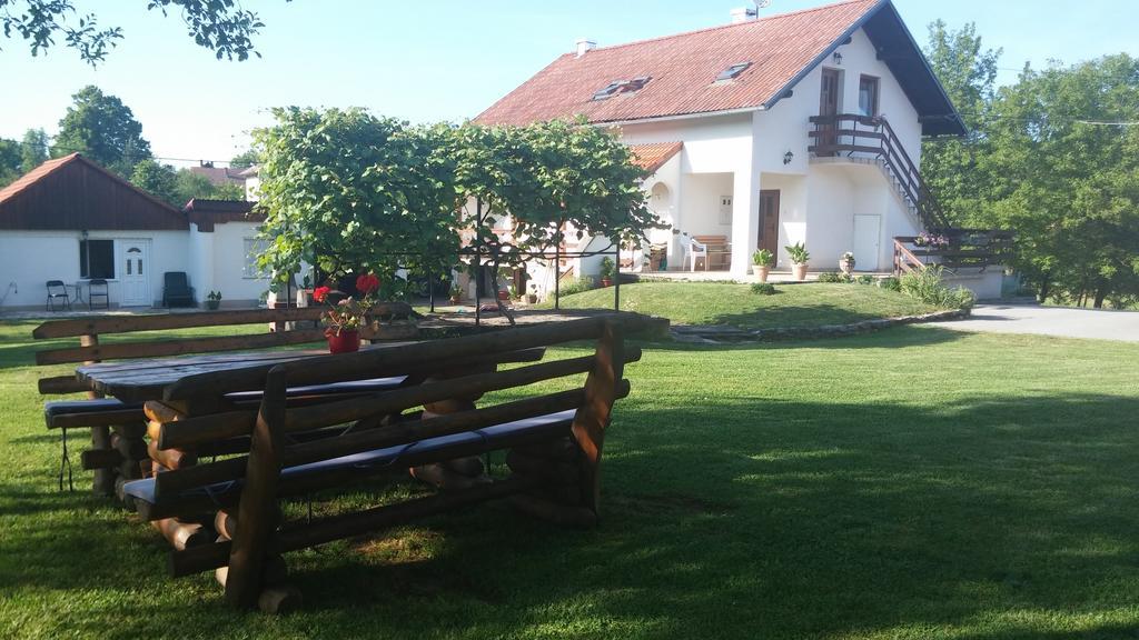 Guest House Family Dukic Rakovica Phòng bức ảnh