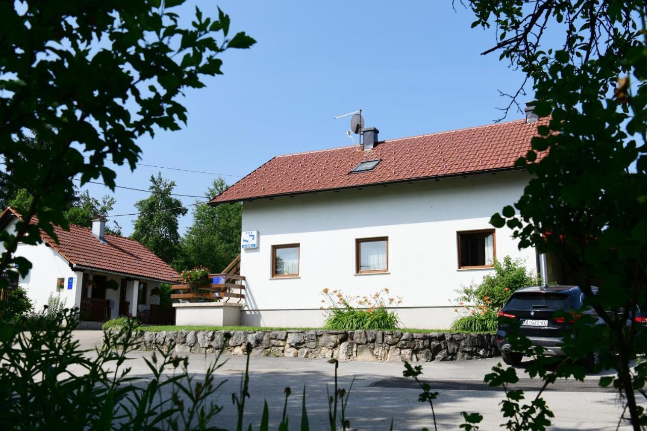 Guest House Family Dukic Rakovica Ngoại thất bức ảnh